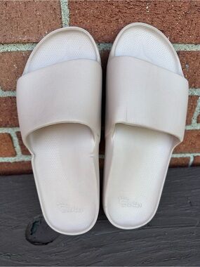 Men’s Slide Sandals in Light Beige — Comfortable Everyday Slides